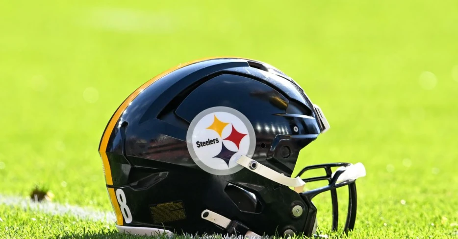 Steelers rookie in walking boot after injury