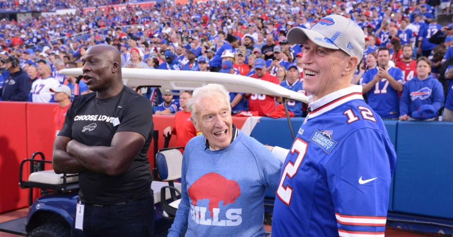 The NFL throws Marv Levy a special birthday party!
