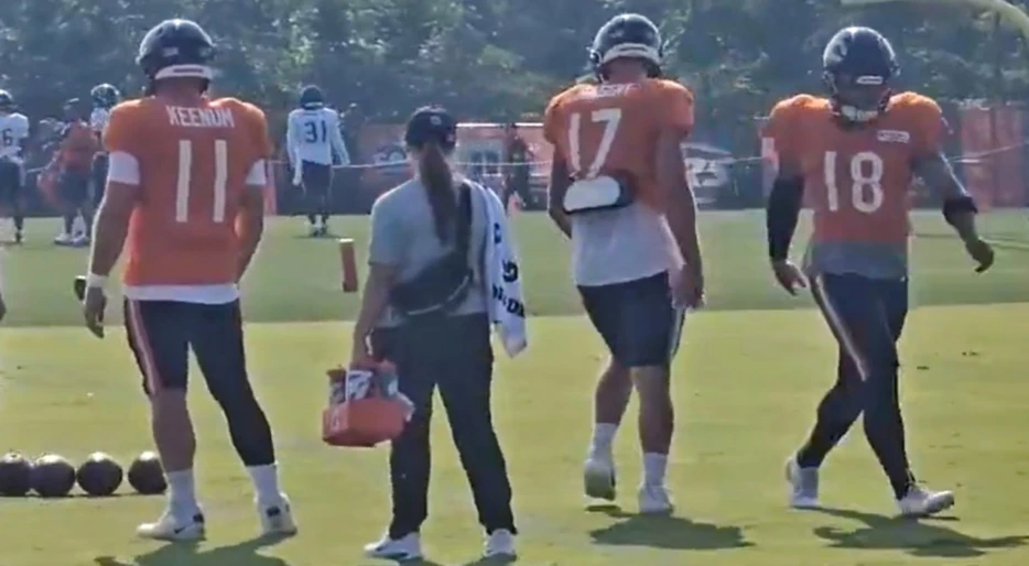 “This Is So Pathetic”: NFL Fans Are Destroying Bears QB Caleb Williams After Bizarre Moment In Practice Goes Viral