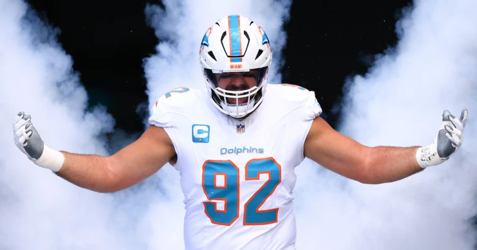 Dolphins sign Zach Sieler to extension