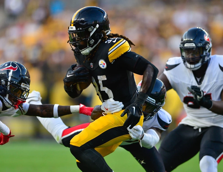 Giants Getting Close Look at Former Steelers Running Back