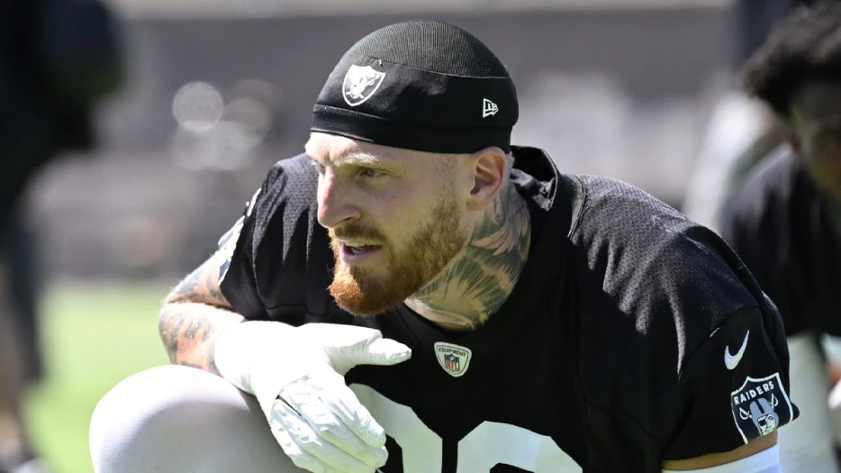 Raiders’ Maxx Crosby draws ‘great teammate, better friend’ review from 5th-year rusher