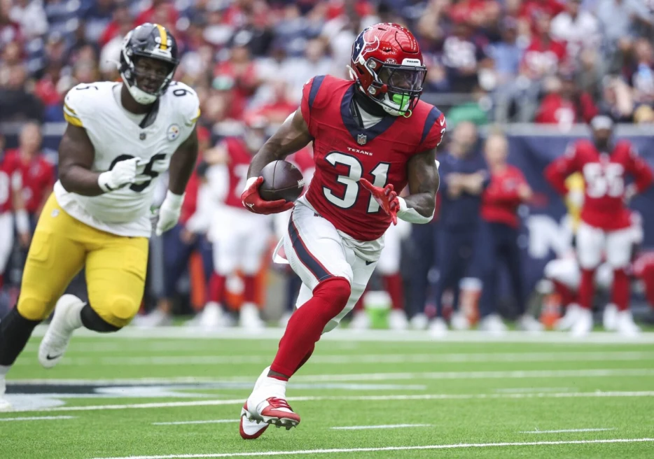 Texans Activate RB Dameon Pierce From PUP List