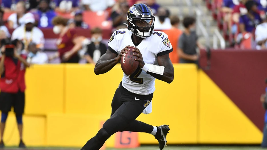 Browns sign ex-Pro Bowl QB amid injury concerns