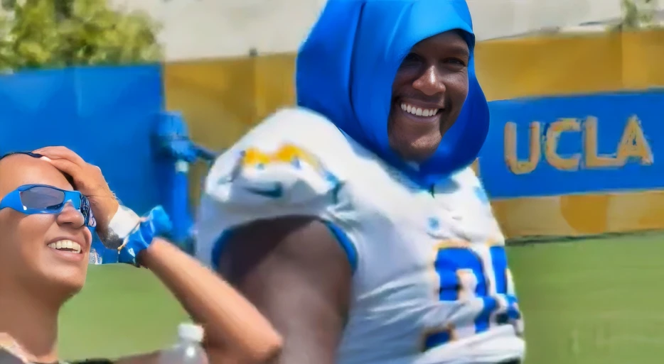 Chargers Fans Had Star Player Smiling Ear-To-Ear As He Got Props For Bringing His Bombshell Girlfriend To Training Camp