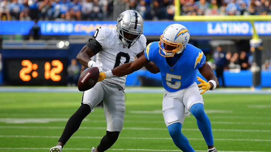 Eagles, Raiders swap defenders in training camp trade