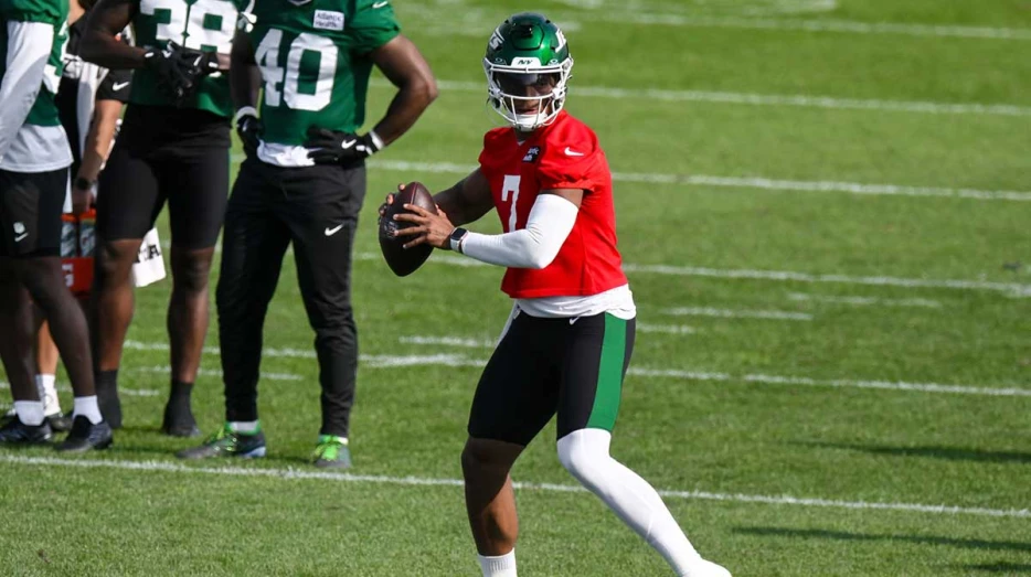 Jets QB Justin Fields gets brutal assessment amid ‘rough’ training camp