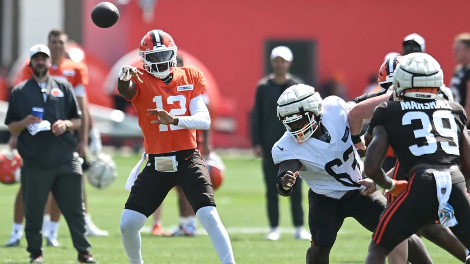 Robert Griffin III slaps Browns QB Shedeur Sanders’ career hit with harsh failure take