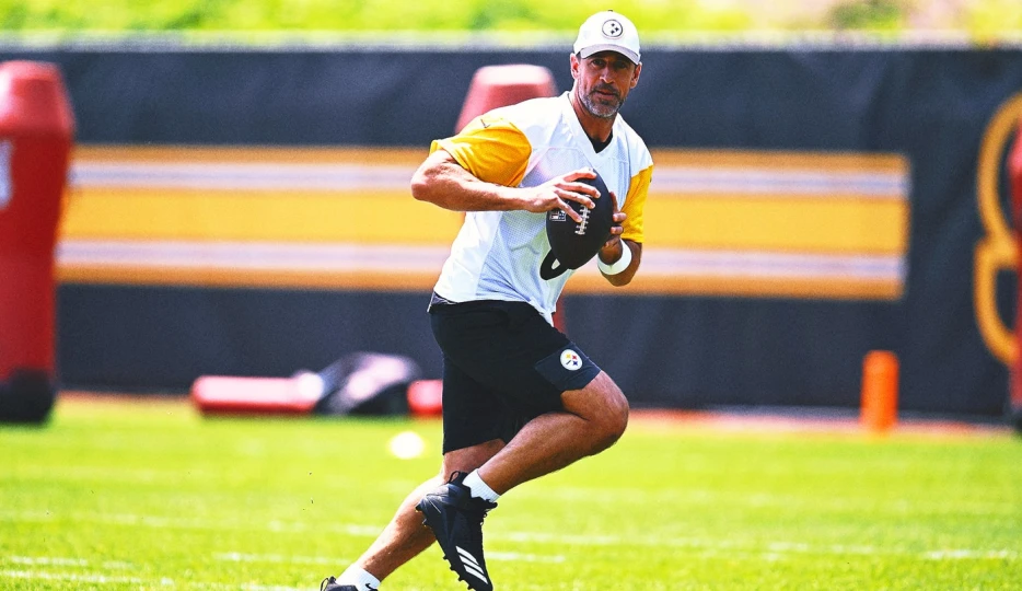 Aaron Rodgers Would Play in Steelers' Preseason Opener: 'Whatever Mike Wants'