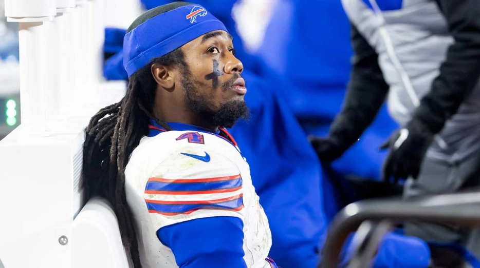 Did Hard Knocks premiere address James Cook-Bills contract situation?