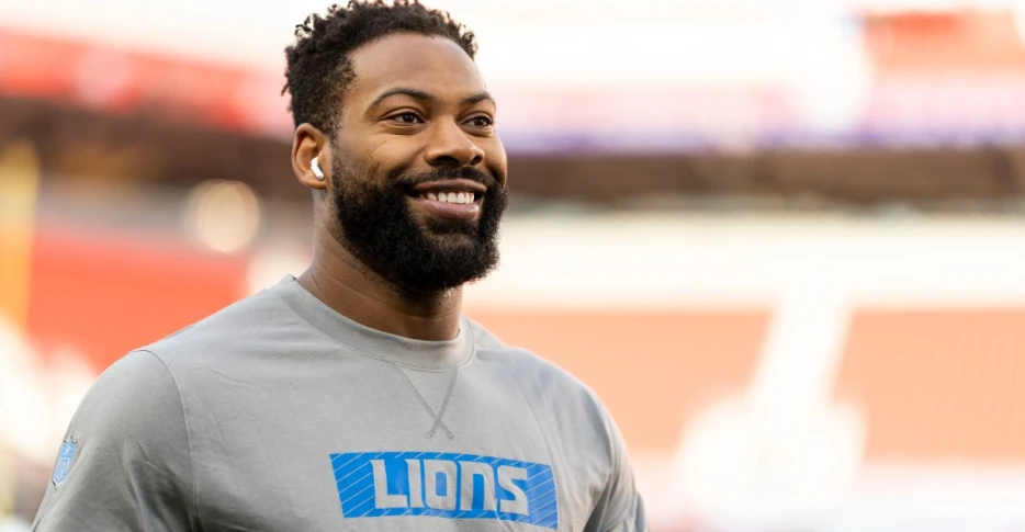 Lions Keeping In Touch With DE Za’Darius Smith