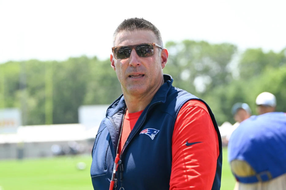 Mike Vrabel Throws Jab At Former Teammate, Current Commanders OC Kliff Kingsbury