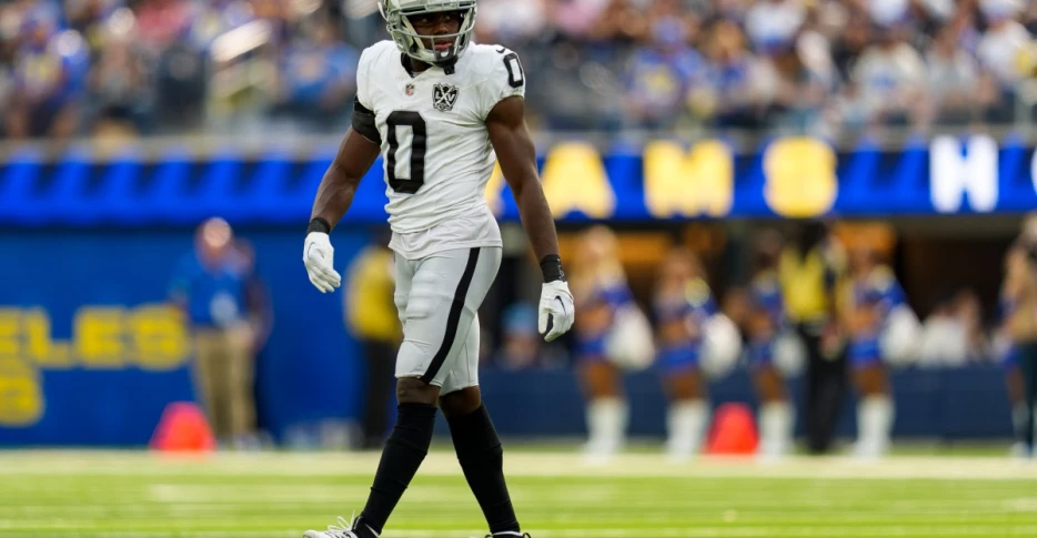 News: Raiders trade Jakorian Bennett to Philadelphia Eagles for Thomas Booker IV