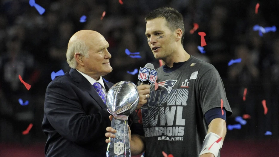 Terry Bradshaw makes a crack about Tom Brady's Fox contract