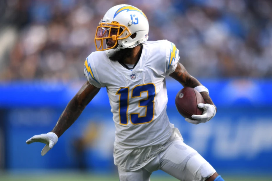 WR Keenan Allen Signs Back With The Chargers