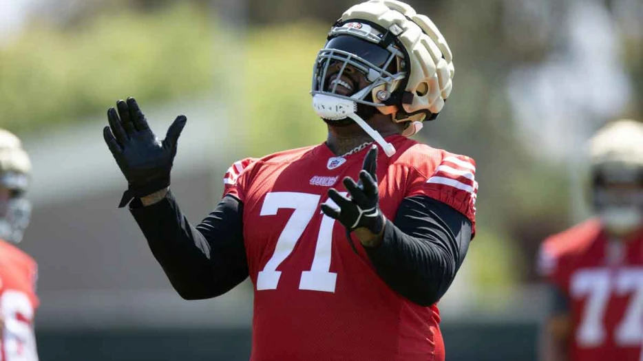 49ers’ Trent Williams notices big change in teammate amid offseason grind