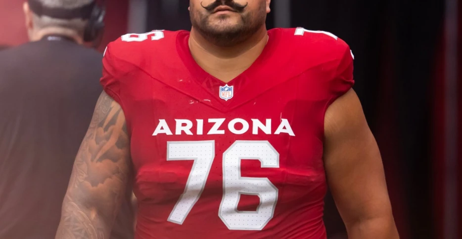 Arizona Cardinals re-sign Will Hernandez