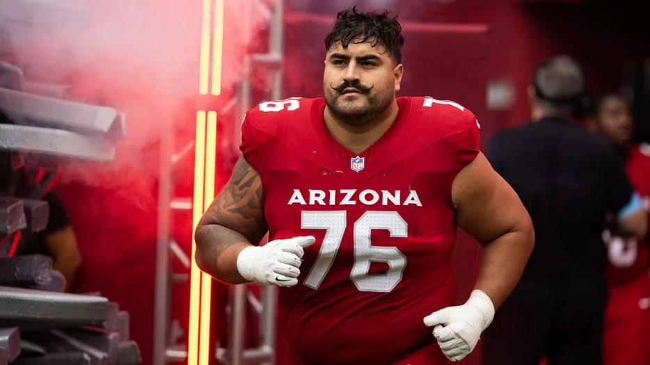 Cardinals bringing OL back on 1-year deal after torn ACL