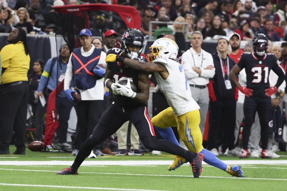 Chiefs Activate DB Kristian Fulton From PUP List