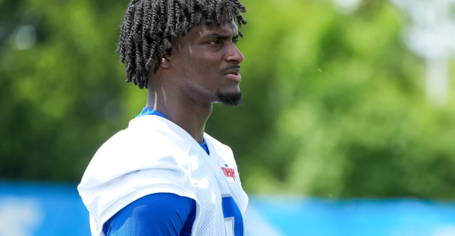 Ennis Rakestraw posts pre-surgery picture on social media