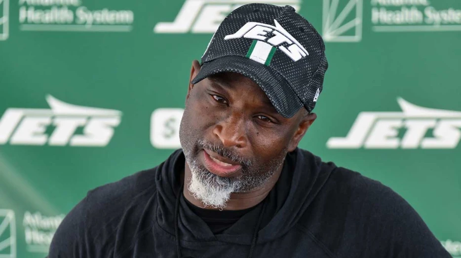 Jets’ Aaron Glenn drops preseason plan for NY starters