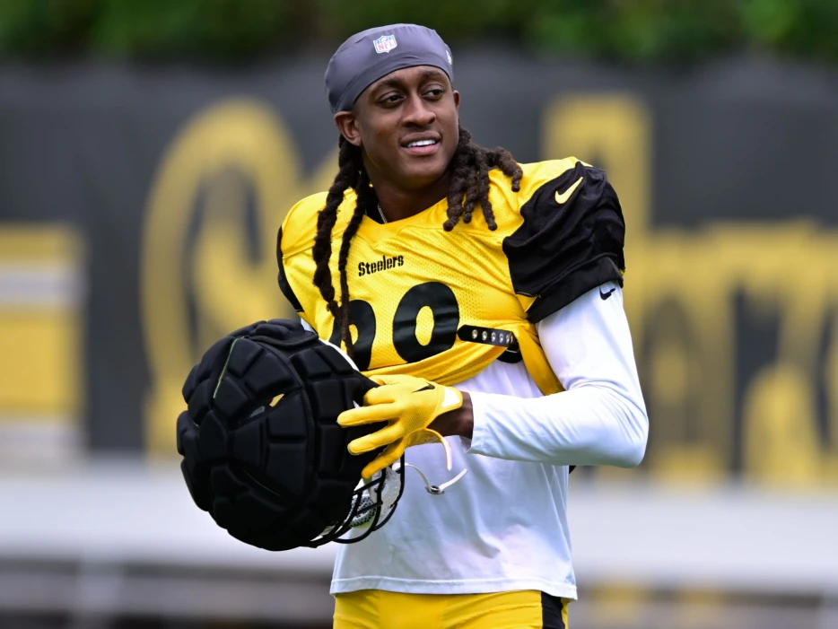 Raiders Show Interest in Former Steelers First-Round Pick