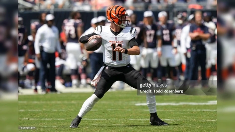 Steelers Sign QB Logan Woodside, OL Andrus Peat