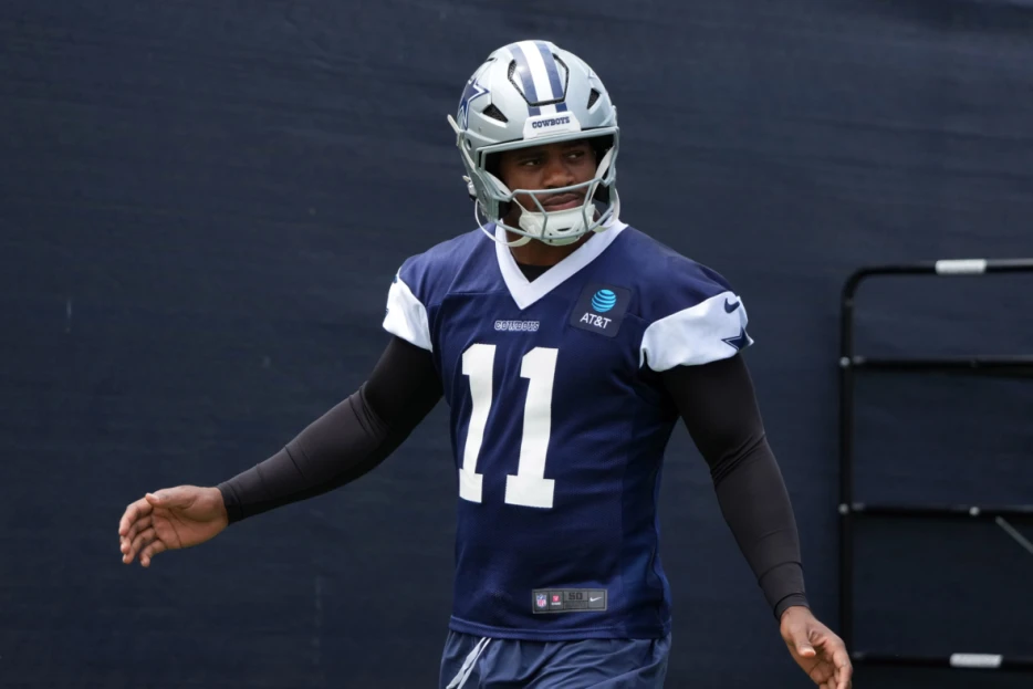 Cowboys Expert Wouldn’t Be Surprised if Jerry Jones Took Micah Parsons Offer ‘Off the Table’