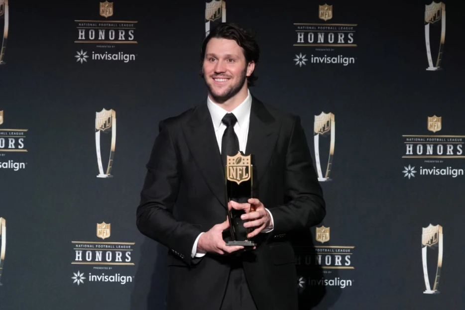 NFL Award Predictions 2025-26: MVP, Rookie of the Year, Coach of the Year and More