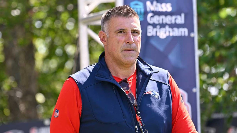 Patriots’ Mike Vrabel reveals reason behind bold move that left him bloodied