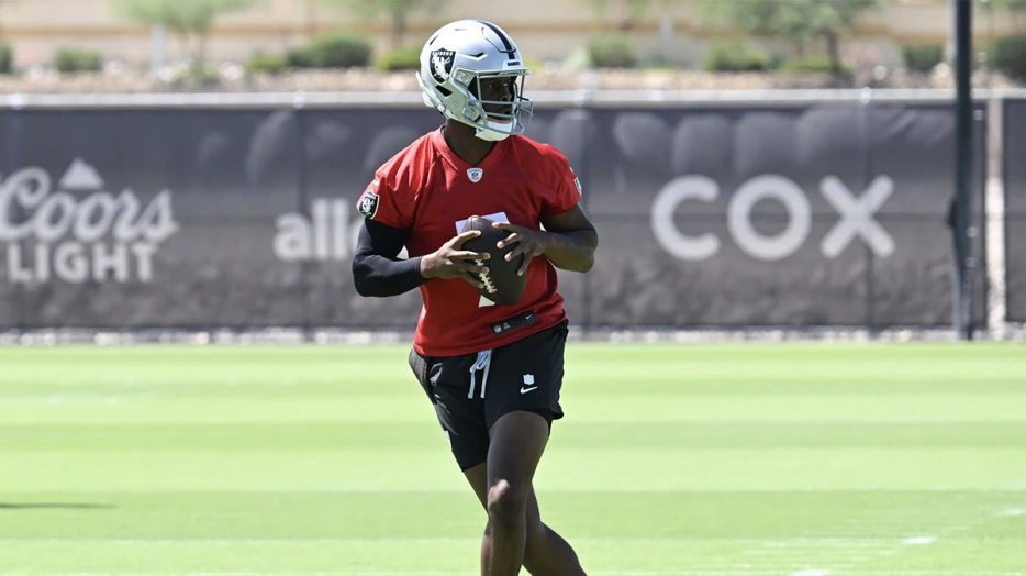 Raiders QB Geno Smith gets heartwarming welcome in return to Seattle