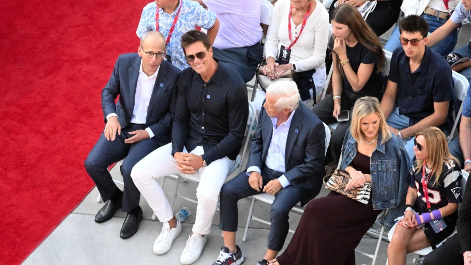 Tom Brady Takes Ruthless Jab At Jets Amid Patriots Statue Unveiling