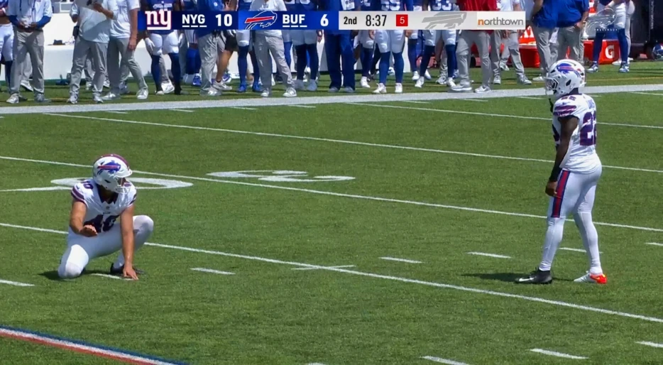 Bills RB Ray Davis Lined Up As Kicker During Preseason Game vs. Giants, And What Happened Next Will Shock You