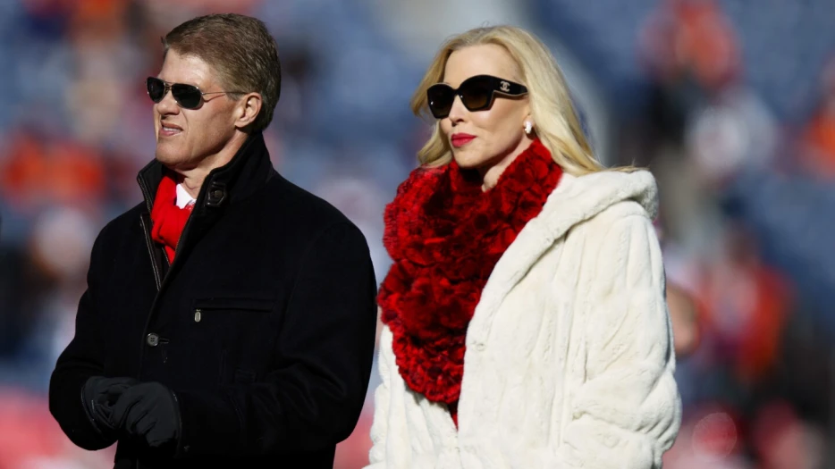 Chiefs owner Clark Hunt donates to Texas flood relief efforts