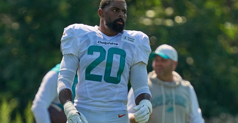 Dolphins-Bears get chippy at joint practice