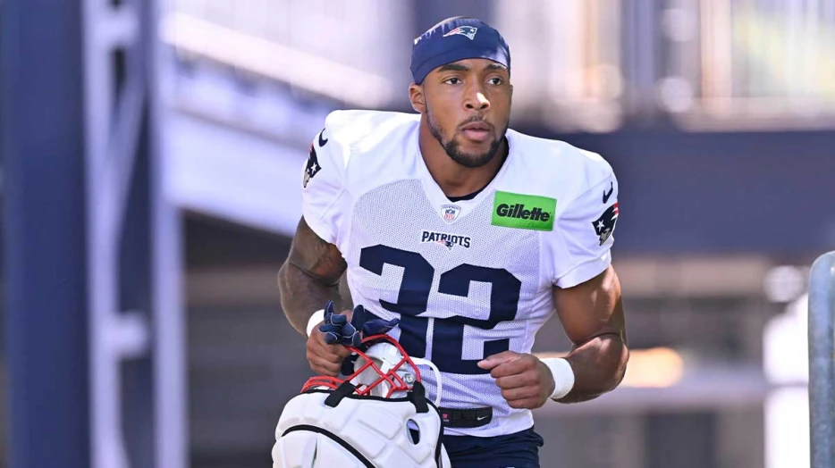 Patriots’ TreVeyon Henderson houses opening kickoff on first NFL touch