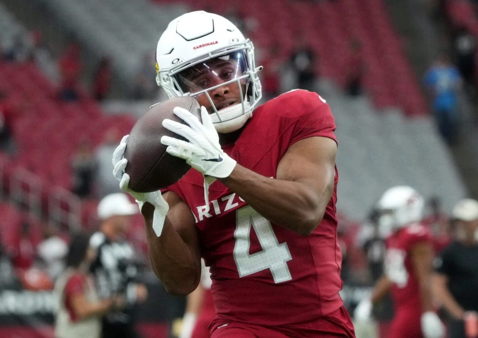 Vikings WR Rondale Moore Carted Off With Left Leg Injury