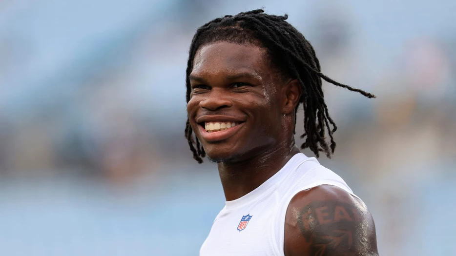 Watch Jaguars rookie Travis Hunter’s two-way warmups before preseason debut