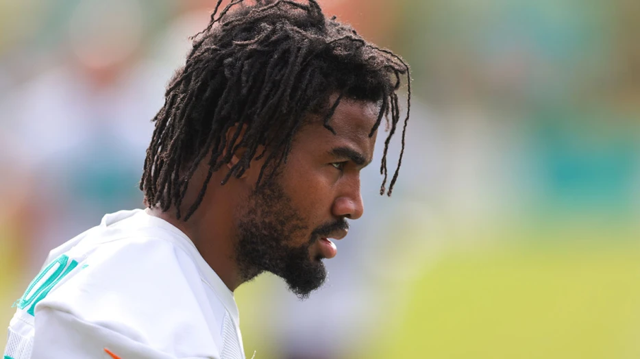 Dolphins’ Jaylen Waddle suffered ‘minor injury’ during joint practice with Bears