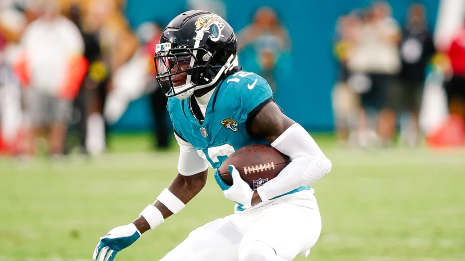 How Travis Hunter played in NFL 2-way debut for Jaguars