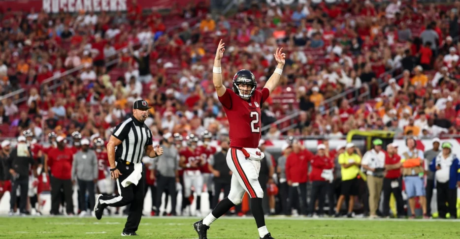 Kyle Trask, Owen Wright among several Buccaneers with good showings