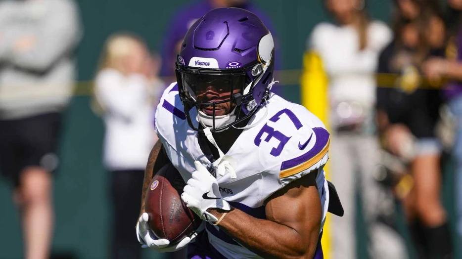 Ravens add 13-TD weapon to Derrick Henry-led RB room