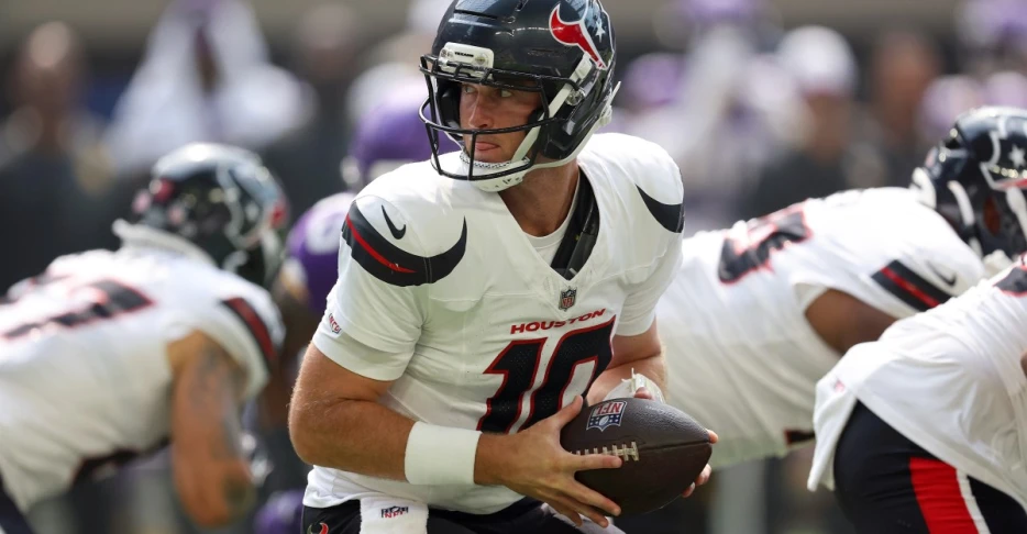 Texans Drop First Preseason Game to Vikings 10-20