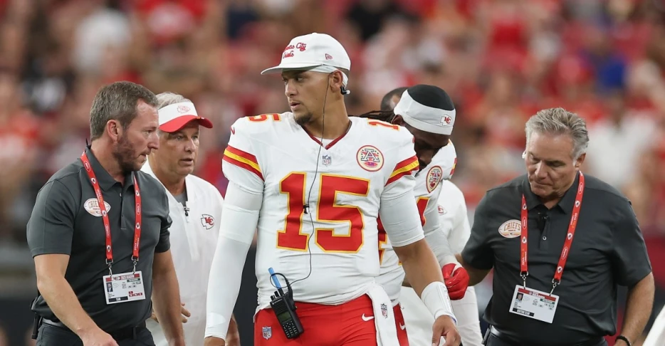 Arrowheadlines: Patrick Mahomes never left Saturday’s game