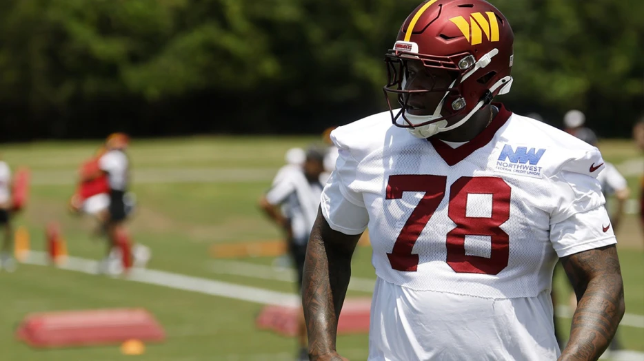 Commanders’ Laremy Tunsil dealing with minor injury from practice