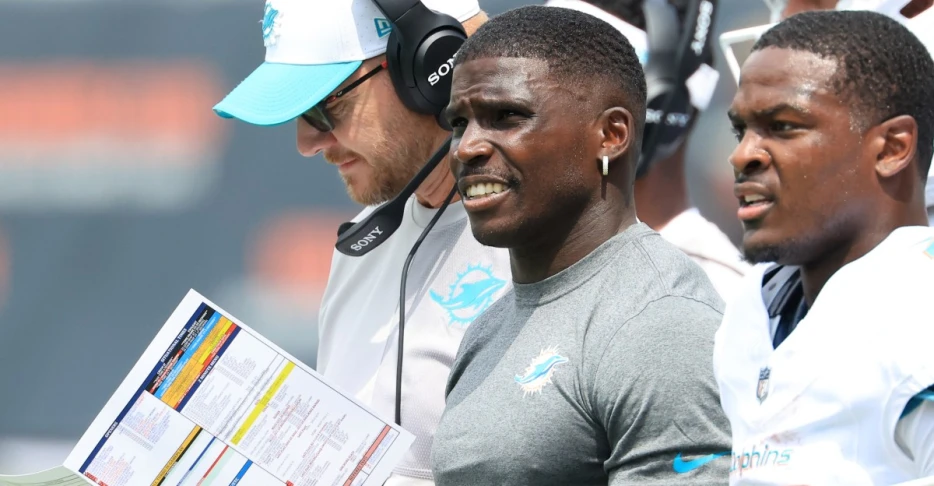 FOWLER: Several teams monitoring Tyreek Hill’s future in Miami