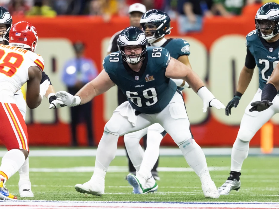 Three-Time Pro Bowler Carted Off as Eagles’ Super Bowl Repeat Hopes Take Potential Hit