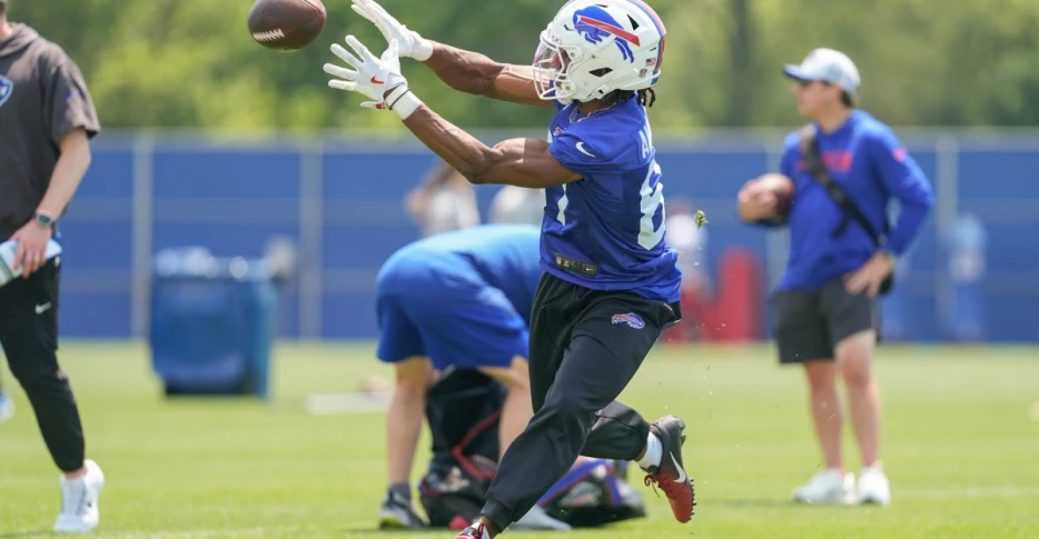 Arizona Cardinals sign wide receiver Kelly Akharaiyi, place Trishton Jackson on IR