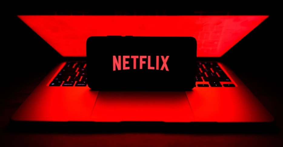 BTB Tuesday Discussion: Are the Cowboys delaying extensions to promote their Netflix documentary?