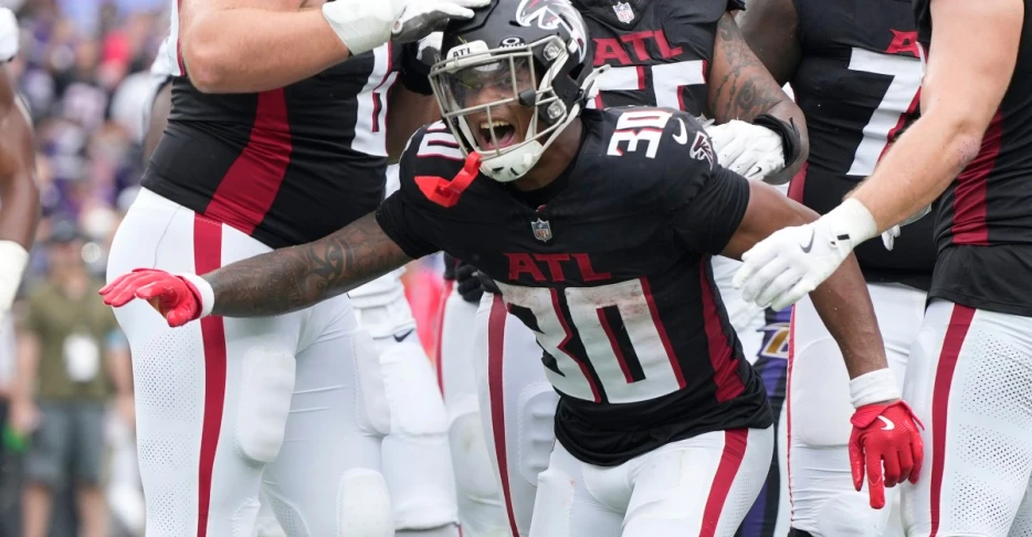 Bucs sign two to their preseason roster